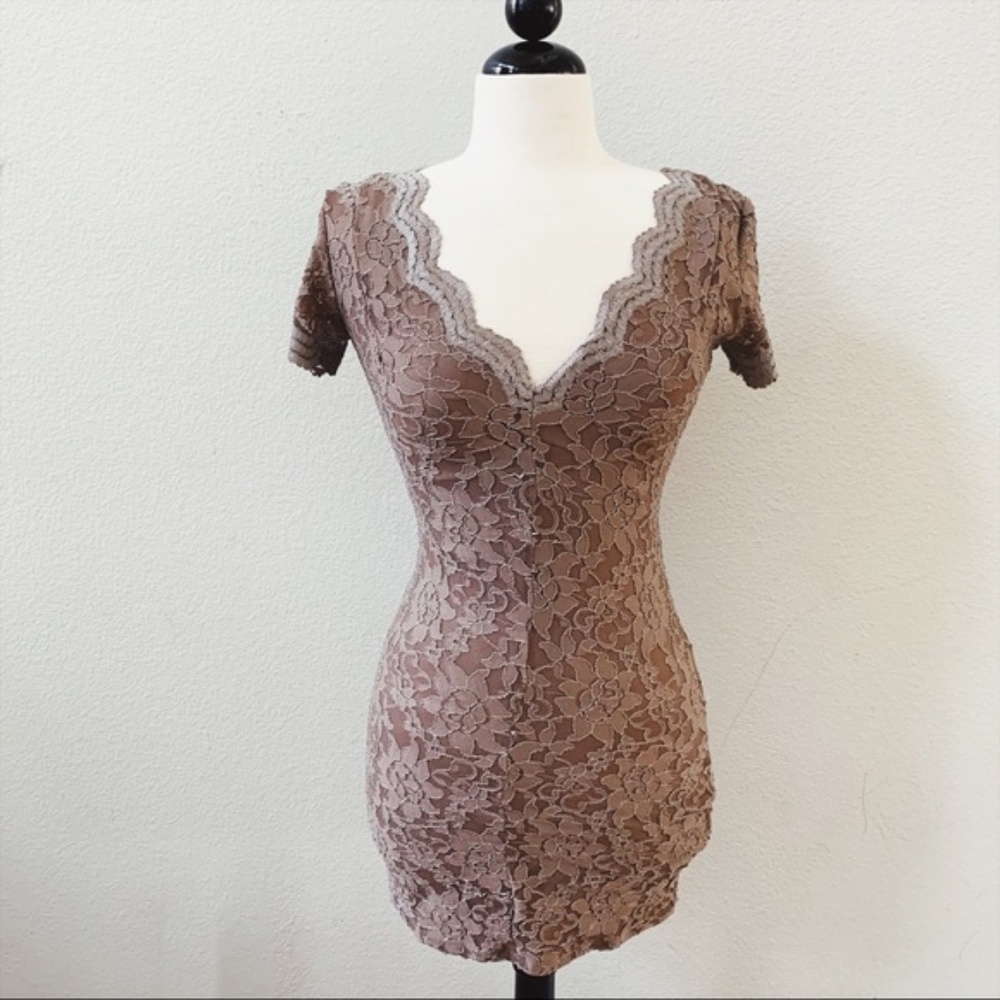KIMCHI BLUE urban outfitters Gray scallop lace bodycon dress womens M - Picture 2 of 7
